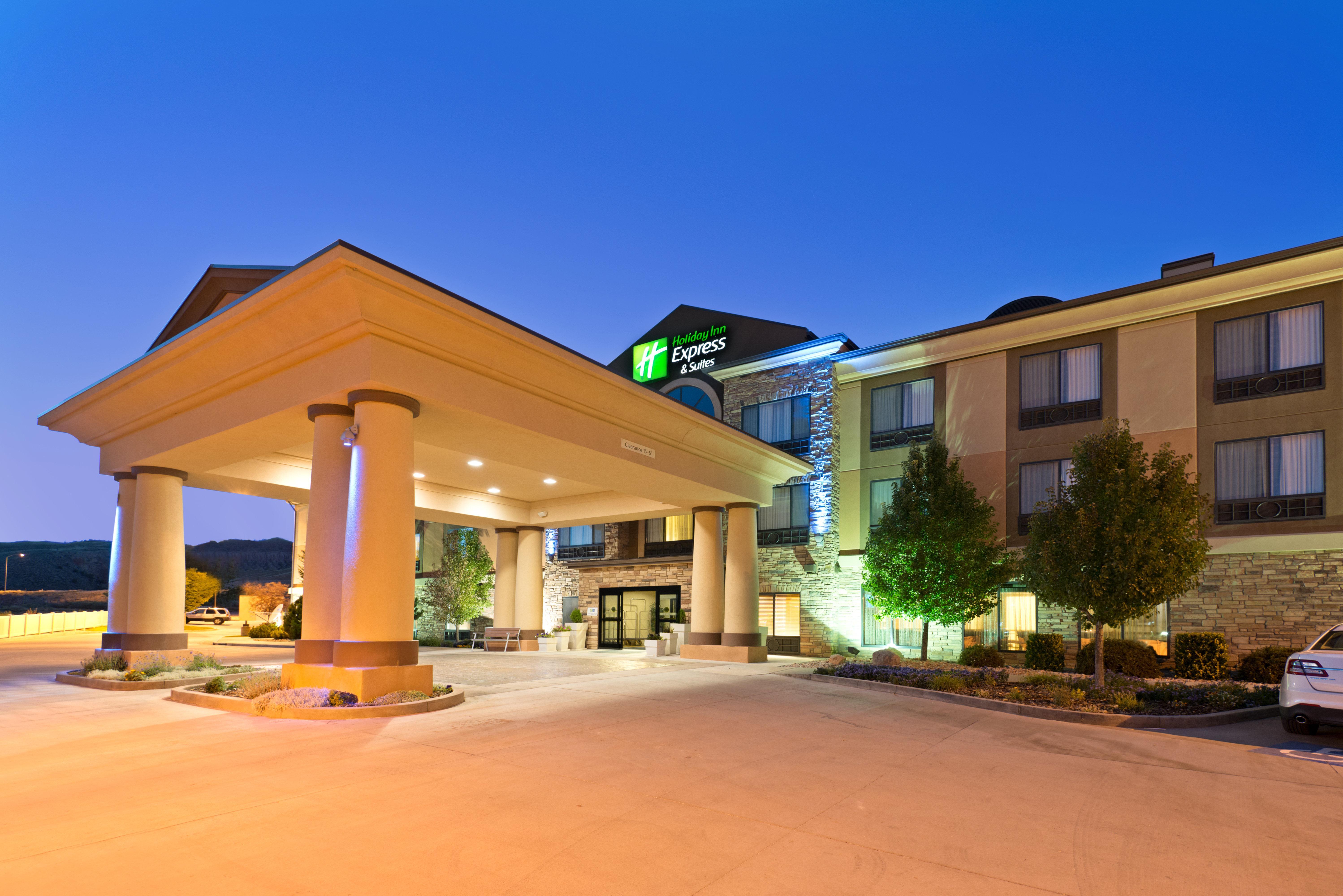 Holiday Inn Express Richfield By Ihg Buitenkant foto