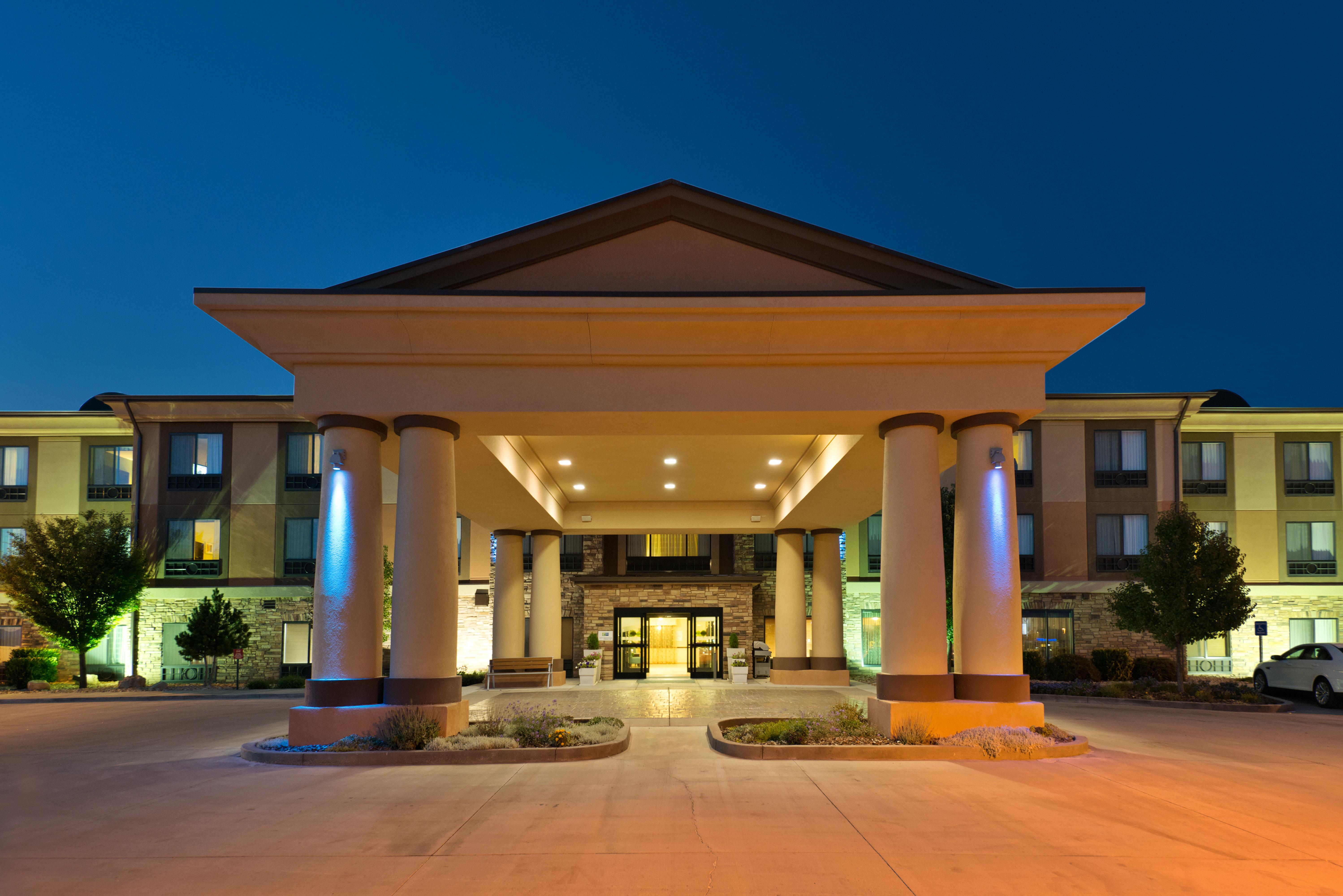 Holiday Inn Express Richfield By Ihg Buitenkant foto