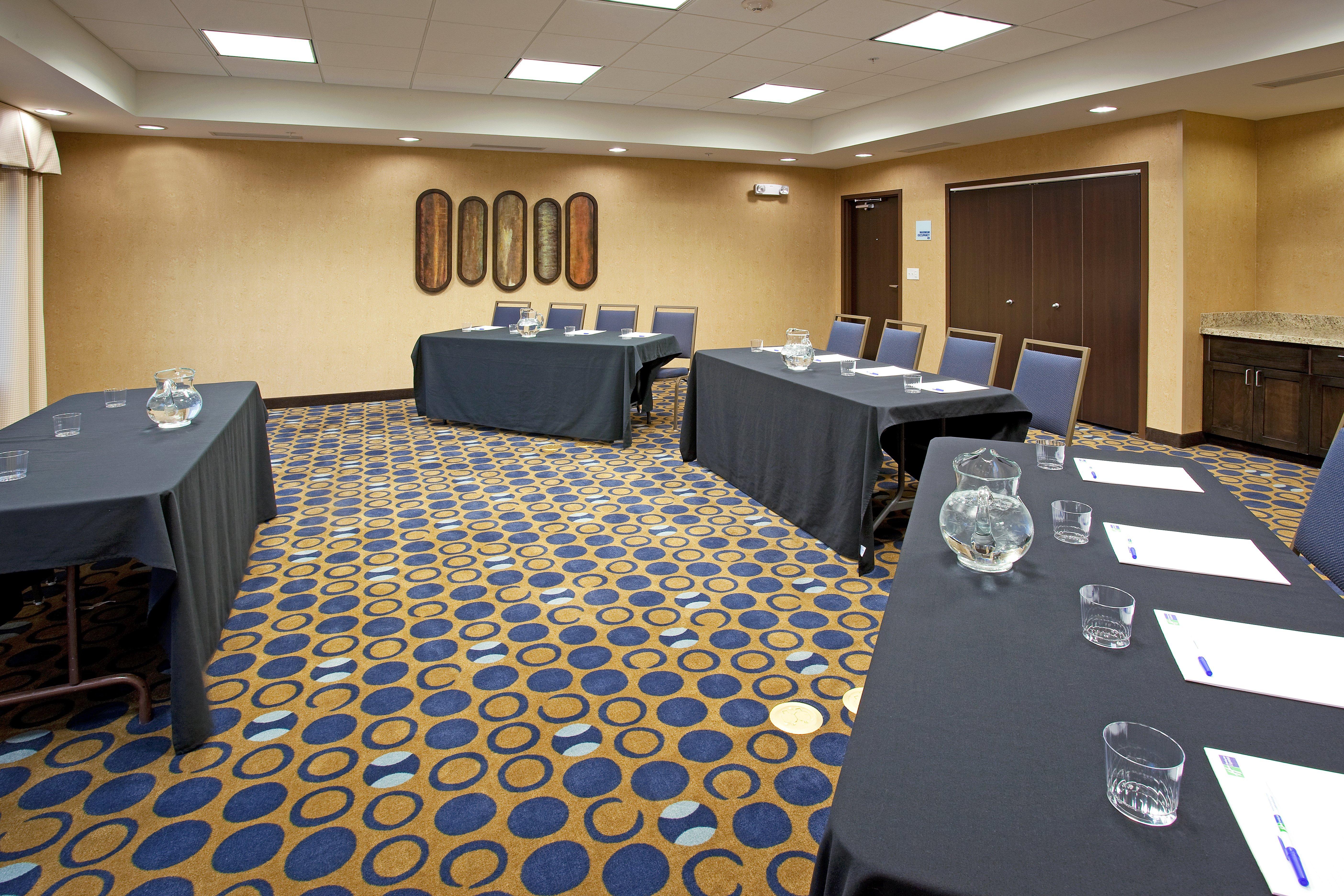 Holiday Inn Express Richfield By Ihg Buitenkant foto