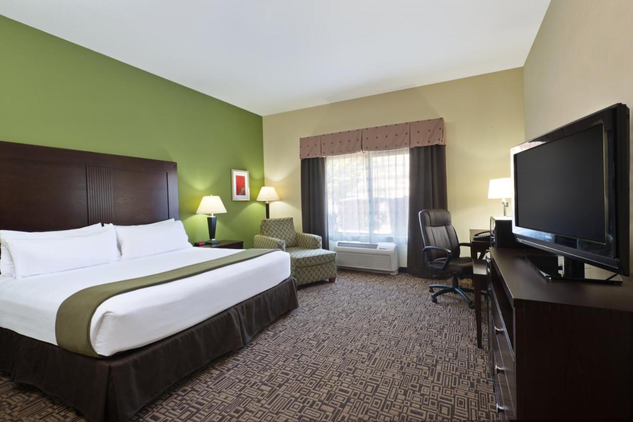 Holiday Inn Express Richfield By Ihg Buitenkant foto